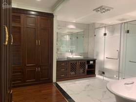 Tôi cần bán gấp căn hộ 3PN 111m2 và 146m2 D''. Le Roi Soliel 100 triệu/m2 vào ở ngay LH: 0988 799 924