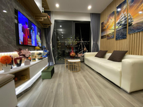 Chính chủ bán gấp căn 2 + 1, 63.4m2 - 3,65 tỷ, ban công Đông Nam, Vinhomes Smart City