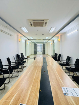 Cho thuê văn phòng đẹp tại Nguyễn Khang, 11,5 triệu, 80 m2 (Phù hợp mọi mô hình, tòa mặt phố)