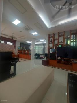 Cho thuê nhà Biệt Thự Đặng Xuân Bảng Đại kim DT:230m2 nội thất cơ bản