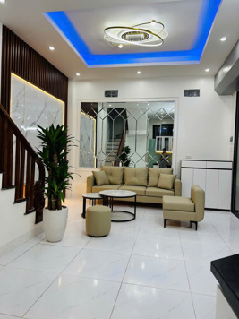 NHÀ ĐẸP NGÕ GỐC ĐỀ, MINH KHAI - 5 TẦNG, 5 NGỦ - NGÕ 2.5M THÔNG - 42.5M2 - GIÁ 7.69 TỶ TL