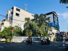 Bán căn nhà góc 2 mặt tiền đường Hồng Lĩnh - Đồng Nai, Quận 10 DT: 17x23m - 2 lầu giá 98 tỷ