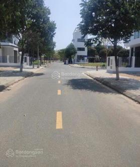 Sở hữu ngay nền đất KDC ven sông,Tân Phong, Q7. Giá rẻ 3,4 tỷ/90m2 Sổ sẵn, XDTD, view công viên