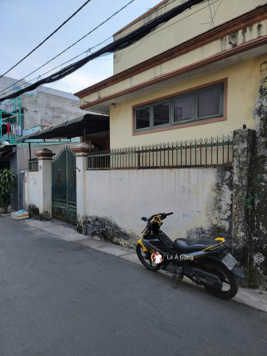 Đất MT,đường số P.Linh Đông.DT 77,6m2 ngang 4,5m vuông vức.Đường 6m,thông tứ hướng