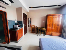 1 phòng ban công duy nhất tại 451/24/10 Tô Hiến Thành, Q10. alo 0903 116 683