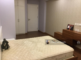 Cho thuê căn hộ Mandarin 3 phòng ngủ full nội thất sang trọng, 172m2, giá 26 tr/th. LH 0977 858 974