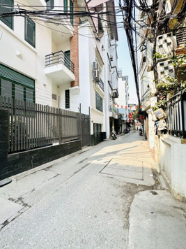 Tứ Liên, Tây Hồ - nhà đẹp vuông vắn - ô tô đỗ cửa - 60m2 - 15,6 tỷ