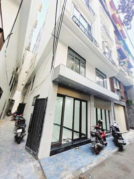 HIẾM-NHÀ NGỌC LÂM LÔ GÓC, Ô TÔ VÀO NHÀ 6 TẦNG THANG MÁY, NGÕ THÔNG TỨ TUNG, NỞ HẬU 8,65 TỶ