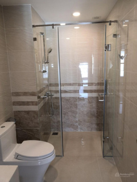 Cho thuê căn hộ Saigon Royal 2 phòng ngủ, nhà full NT, giá 23 triệu/tháng. LH: 0906 378 770