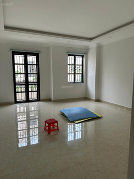 Cho thuê nhà phố Cityland Park Hill Gò Vấp 1 trệt 4 lầu, mặt tiền 5m, giá 35tr, thang máy trong nhà