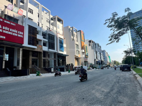 Siêu hiếm ! Đất mặt tiền kinh doanh 40m Trương Văn Bang, TML, Q2. DT: 5x20. Giá đầu tư XD cao tầng