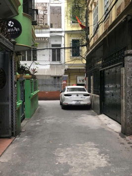 Nhà phân lô, vỉa hè, Trần Quốc Hoàn, Cầu Giấy - 55.8m2 - 6 tầng - MT 4.2m - ô tô - giá 18 tỷ