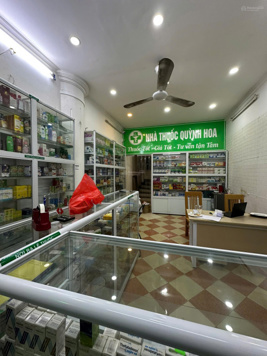 Cho thuê nhà 40m* 4 tầng, full đồ cơ bản, mặt phố Thái Thịnh, Đống Đa, giá 20 triệu.