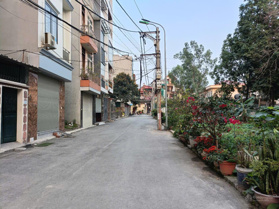 Gấp! P. Phú Diễn, 40 m2 gần hồ, oto vào trong đất, Hai Thoáng chỉ 5 tỷ