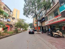 Bán nhanh nhà mặt phố Đặng Thùy Trâm, quận Cầu Giấy 4 tầng, diện tích 75m2