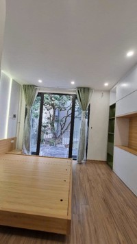 Nhà Tây Hồ 6 tầng x mặt tiền 4.5M - Ngõ thoáng sáng - Sân để xe - Full nội thất.