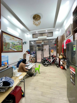 Siêu phẩm nhà quận Hai Bà Trưng - khu phân lô 8/3 dt : 40 m x 4 Tầng Mặt tiền 4,8m -10,6 Tỷ sổ đỏ