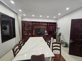 Bán Căn Nhà Mặt Phố Trần Quốc Hoàn Chính Chủ Cầu Giấy