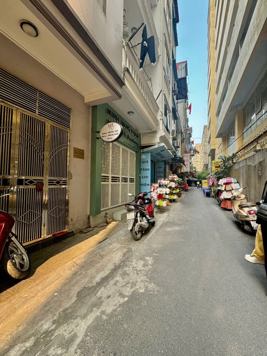 Phố Hoàng Quốc Việt, Cầu Giấy. Oto đỗ cửa, nhà 6 tầng x 40m, giá 7.9 tỷ
