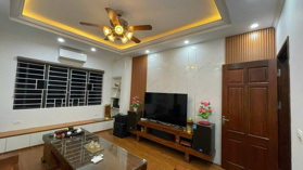 Bán nhà Trung Kính 2 mặt thoáng , ngõ ô tô DT 5m thương lượng 11 tỷ