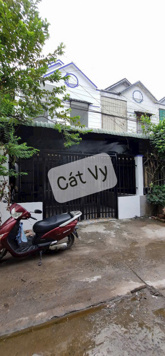 Bán nhanh nhà 1 trệt 1 lầu đường Đoàn Nguyễn Tuấn - Bình Chánh - HCM