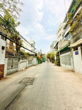 NGAY ĐẠI HỌC HUTECH UNG VĂN KHIÊM - NHÀ HẺM XE HƠI(4X15M) giá 9 tỷ