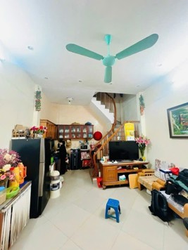 Nhà Tây Hồ 33m2 x 5 tầng - Ngõ thoáng sáng -