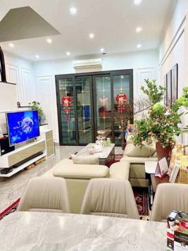 Bán  nhà đẹp Dốc Tam Đa, Quận Tây Hồ 5 tầng, mặt tiền 5.1m, diện tích 46m2