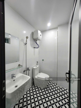 Bán nhà riêng ngõ Đông Khê 56 m2, 4 tầng, sân cổng riêng, ô tô đỗ cổng giá 3 tỷ 250 - Cực đẹp