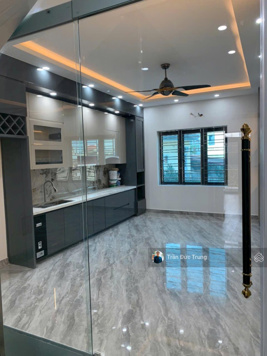Bán nhà 5 tầng thang máy tuyến 2 Lê Hồng Phong full đồ