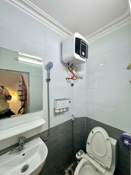 Bán nhà dân xây độc lập, ngõ 51 Hồ Sen 3,5 tầng, cách mặt đường 50m, giá chỉ 3 tỷ 150 triệu TL