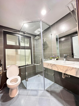 Bán nhà Mới Đẹp , LÔ GÓC, THANG MÁY, Ô TÔ Đội Cấn , HHT Quận Ba Đình : 43m x6Tầng , giá rẻ 8.6 tỷ