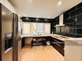 Bán nhà 6 tầng phố Cao Bá Quát ngay ngã tư Hoàng Diệu 40.1m2 sổ đỏ vuông không lỗi gì ô tô vào