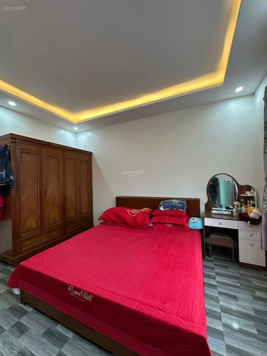 Bán nhà 3 Tầng độc lập sân cổng Kiến An - 2 tỷ 2xx tr Vẫn Còn mới tinh