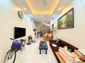 Bán nhà phố Văn Miếu, Đống Đa. Nhà 5 tầng, x 30m, giá 4.85 tỷ