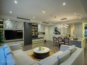 Bán gấp căn 3 phòng ngủ 155.5m2, giá 10.3 tỷ view Hồ Tây cực đẹp, có 4 lốt ô tô, Discovery Complex