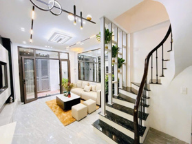 Bán nhà Trần Thái Tông - Cầu Giấy 5 tầng, giá 6,3 tỷ