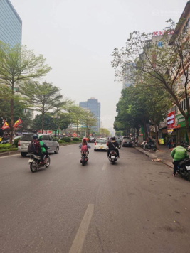 Hiếm-mặt phố vip nhất Cầu Giấy-thang máy xịn xò-thiên đường ẩm thực- giải trí- 140m2- MT 6m - 80tỷ