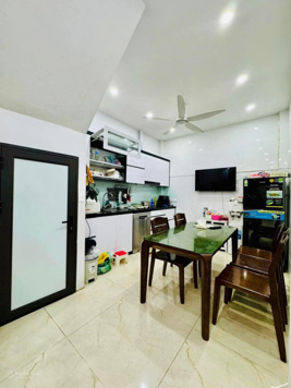 Siêu hiếm, 16 tỷ nhà ngõ Hoàng Quốc Việt, 66m2 6 tầng thang máy, ô tô đỗ, nội thất xịn sò