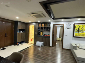 Chị hàng xóm gửi bán căn hộ Vinhomes D''Capitale trần duy hưng 85m2 3 ngủ 2 vs căn góc giá 7,9 tỷ