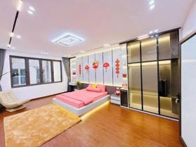 Bán nhà Hoàng Quốc Việt 35m mặt tiền 4.2m, 3 tầng, giá 11,5 tỷ Phân Lô Ô tô tránh