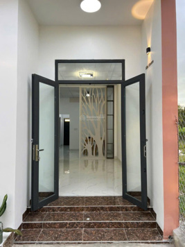 Nhà mới xây đầy đủ nội thất, Tp Tây Ninh, đường Trần Văn Trà vô, 5x28m, xã Tân Bình
