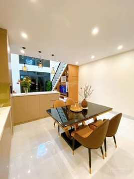 Cho thuê nhà riêng tại phố Kim Mã - 12 triệu/th, 70m2, view đẹp. LH 0982 987 227