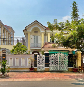 Biệt thự Mặt tiền Trần Hưng Đạo, Trung tâm Tp. Tây Ninh, full nội thất cao cấp
