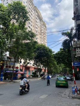 Bán nhà Nguyễn Ngọc Vũ, ngõ thông 55m2x6 tầng thang máy, nhỉnh 12 tỷ sẵn dòng tiền thương lượng