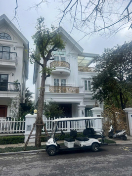 Cần bán BT HP3 Vinhomes Riverside Sđất 330 m2 nhà hoàn thiên Full nội thất, giá Tốt Nhất thị trường