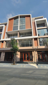 Bán liền kề nhà phố tại The Crown - Vinhomes Ocean Park 3, giá 7,85 tỷ, 56m2