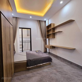 Nhà riêng Đào Tấn 7 tầng thang máy, cách mặt phố 10m, 10 phòng cho thuê 65tr/tháng, giá chỉ 12.9 tỷ