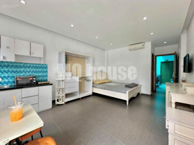 Chính chủ căn hộ mini đầy đủ nội thất cao cấp có ban công ngay cầu Lê Văn Sỹ, diện tích 35m2