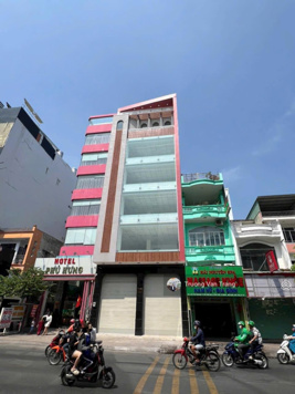 Bán toà nhà văn phòng MTKD Tân Sơn Nhì 8,1x20,4 m nở hậu 16,1 m đúc hầm + 7 tấm giá 54,95 tỷ